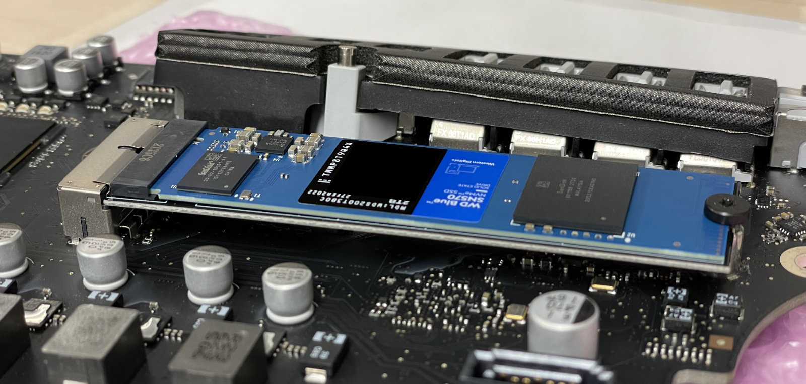 MacBook Pro 13インチ／2015／PCIe NVMe SSD換装品 - ノートPC